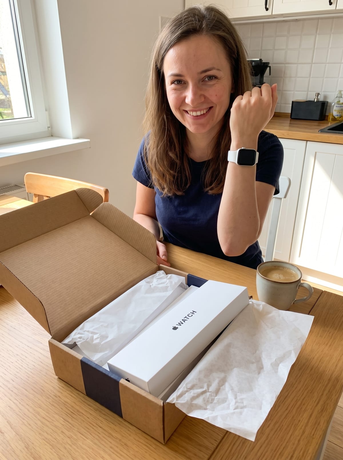 Marta R. abriendo su caja thebox